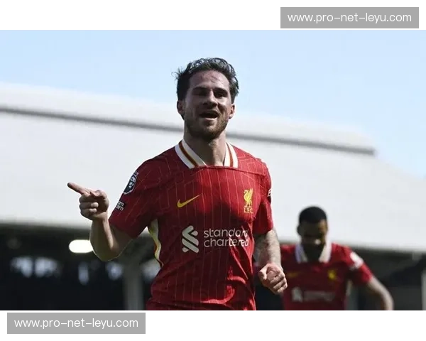 英超最新战报：豪门鏖战，赛季悬念再起！