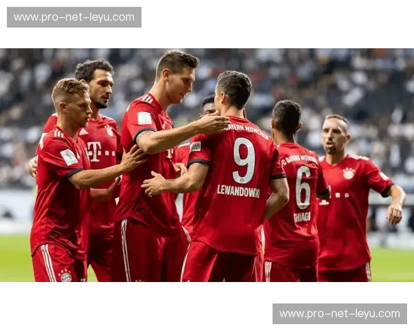 宇宙对决！拜仁慕尼黑vs巴塞罗那：新浪体育为您独家揭秘巅峰之战的恩怨情仇与战术博弈